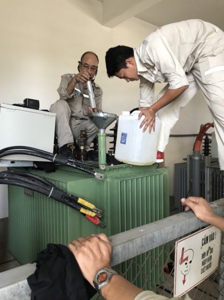 Thí nghiệm bảo trì trạm biến áp - Nhà Thầu Cơ Điện Vạn Phúc - Công Ty TNHH Xây Lắp Điện Vạn Phúc